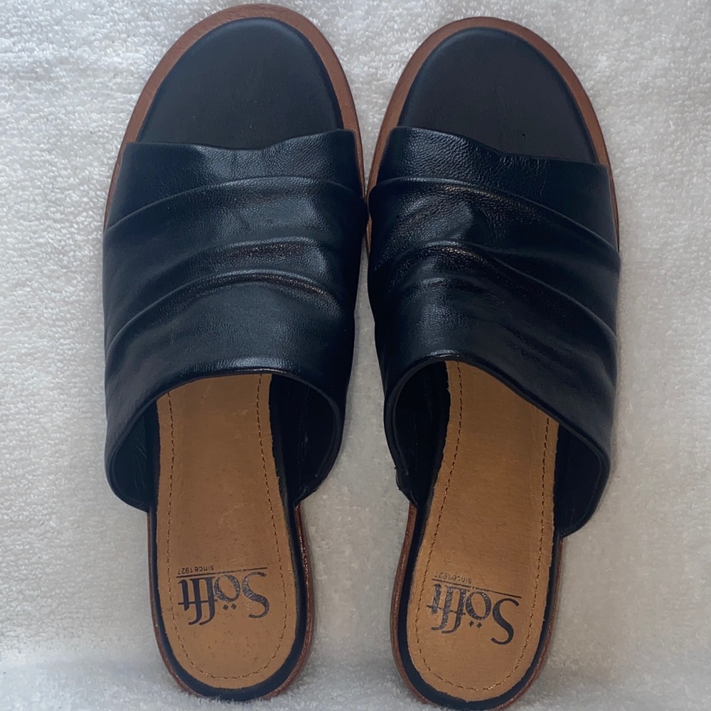 Sofft Black Leather Ruched Slide Mules